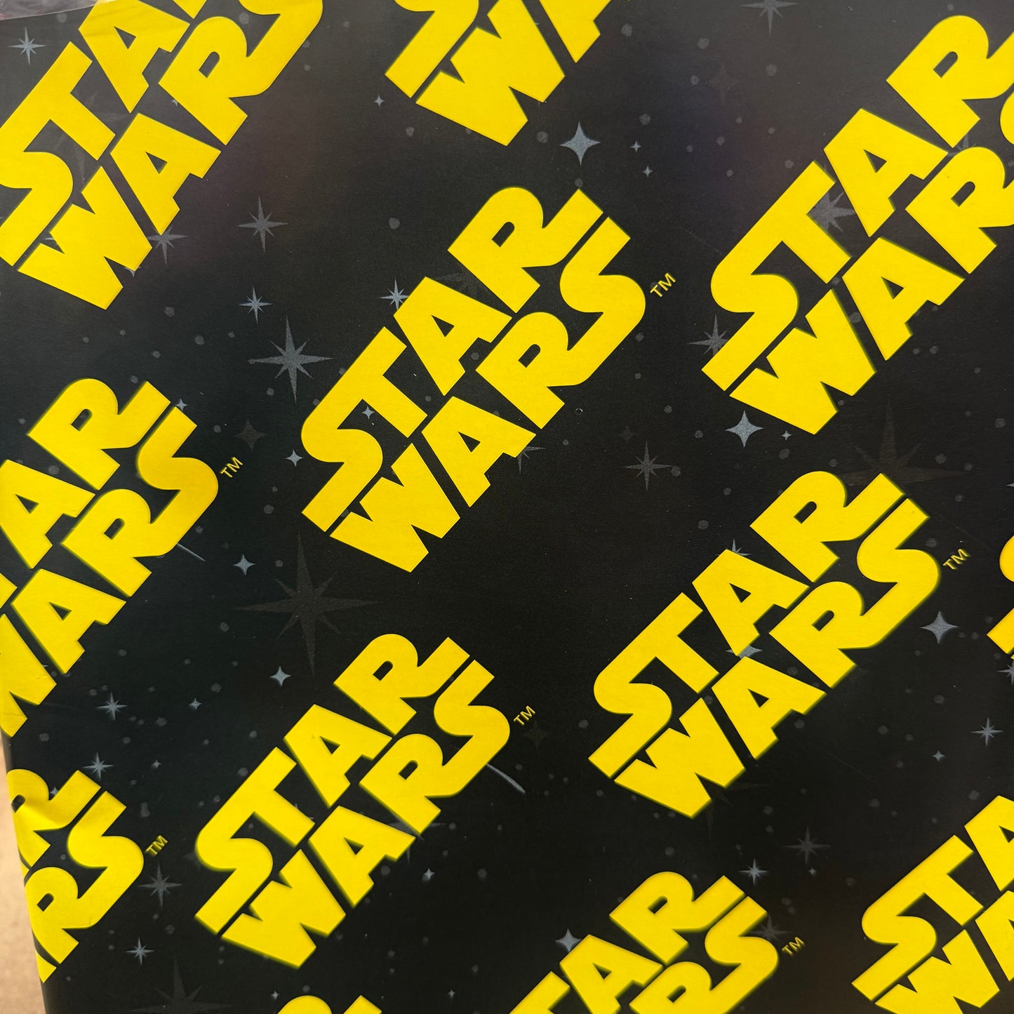 Papel de regalo en pliego - Personaje (25 Pliegos)