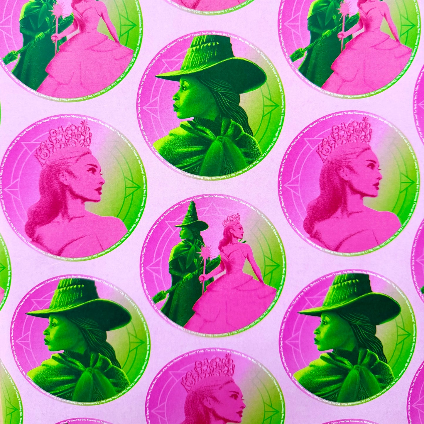 Papel de regalo en pliego - Personaje (25 Pliegos)