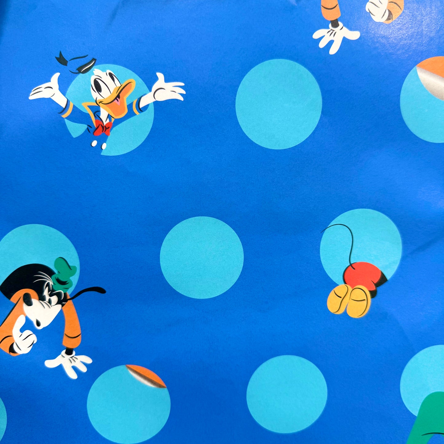 Papel de regalo en pliego - Personaje (25 Pliegos)