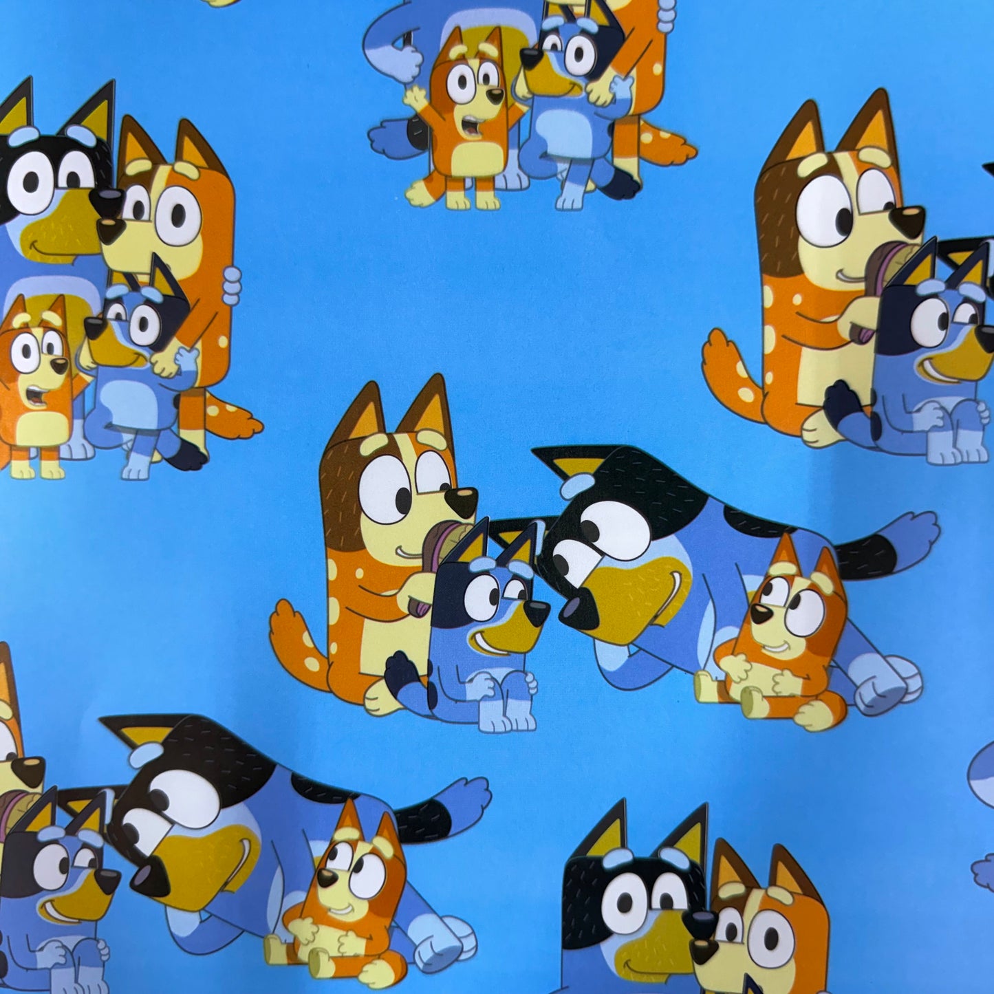 Papel de regalo en pliego - Personaje (25 Pliegos)
