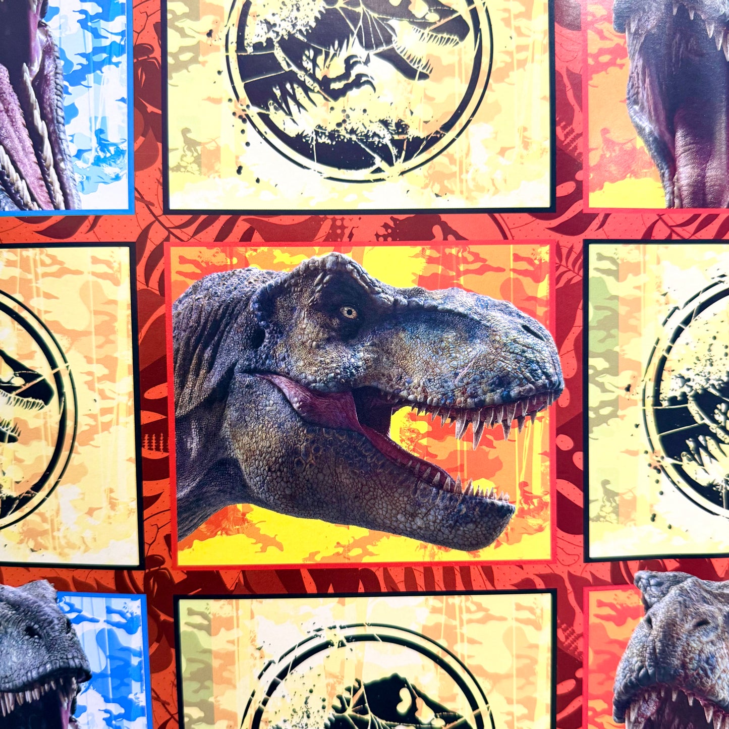 Papel de regalo en pliego - Personaje (25 Pliegos)